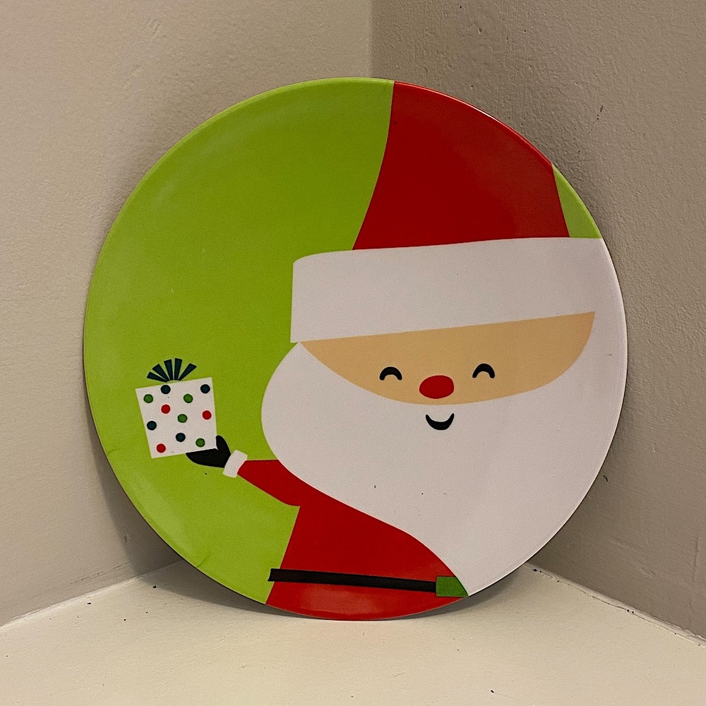 Adorable 6” Plastic Santa Plate